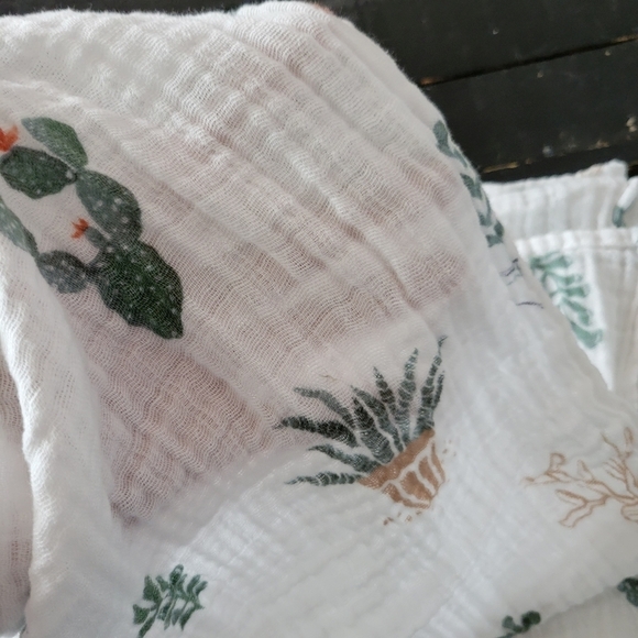 Little Unicorn White Cotton Swaddle Blanket Baby Unisex Plants Cactus Succulent - Picture 4 of 4